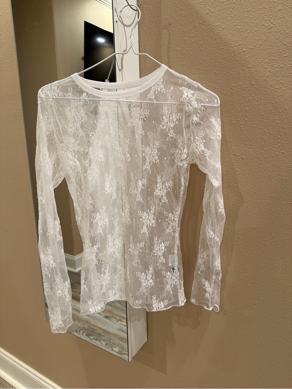 Source Unknown Sheer White Lace Long Sleeve Tee